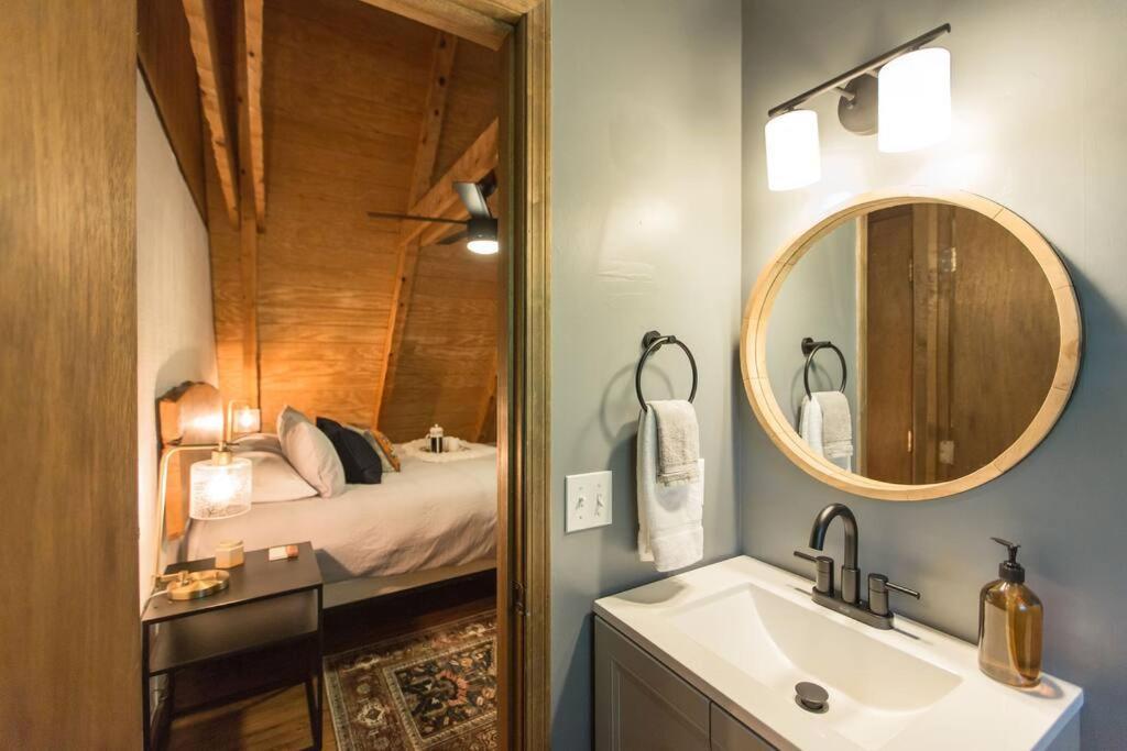 Southern Oak Cabin - Newly Remodeled - Close To All Attractions Sevierville Buitenkant foto