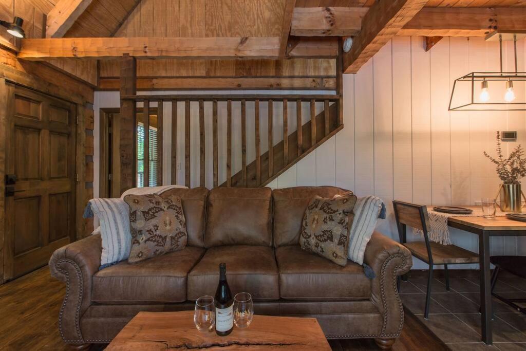 Southern Oak Cabin - Newly Remodeled - Close To All Attractions Sevierville Buitenkant foto