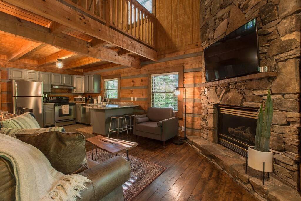 Southern Oak Cabin - Newly Remodeled - Close To All Attractions Sevierville Buitenkant foto